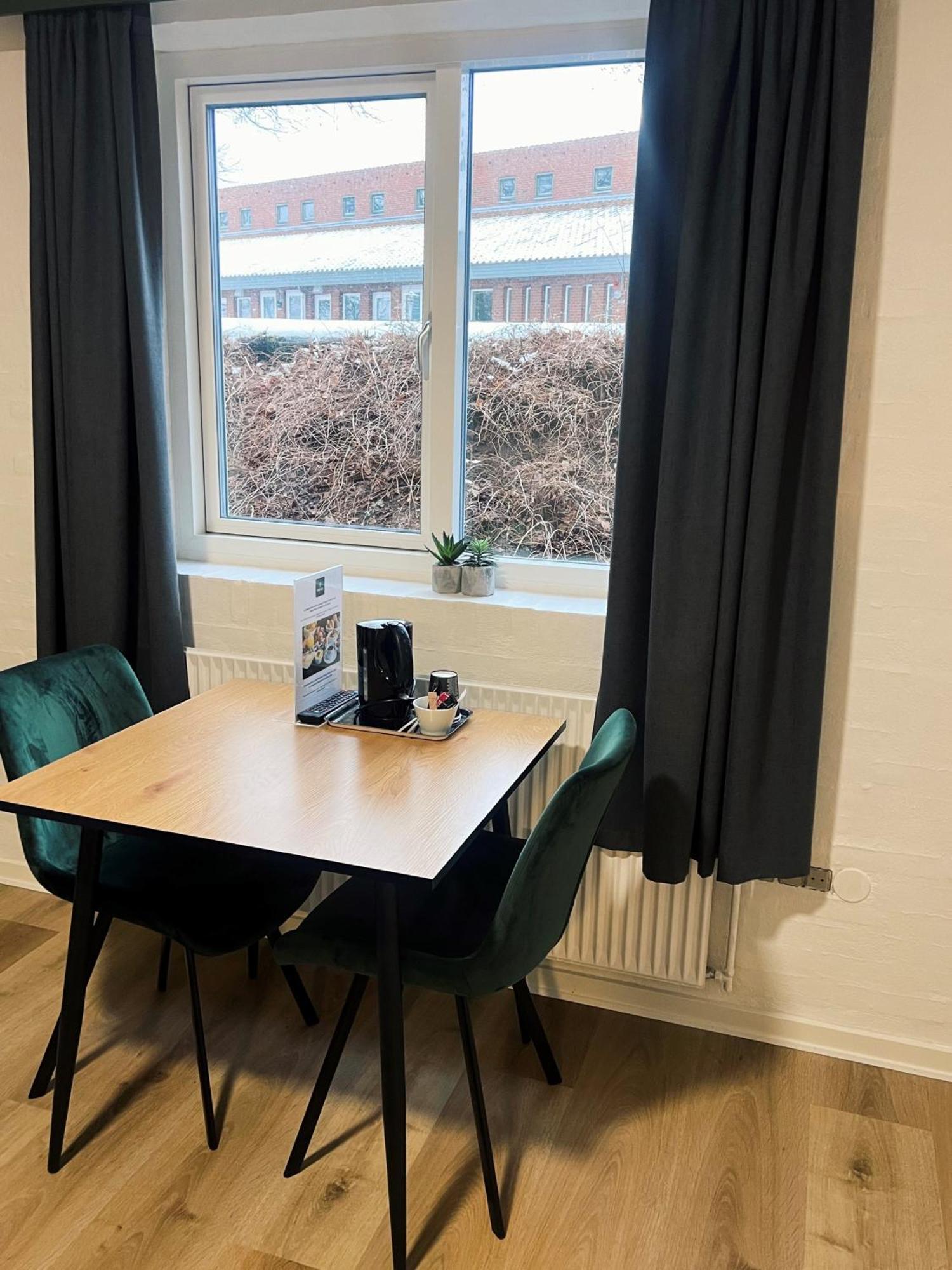Koncepthotel Oksbøl エクステリア 写真
