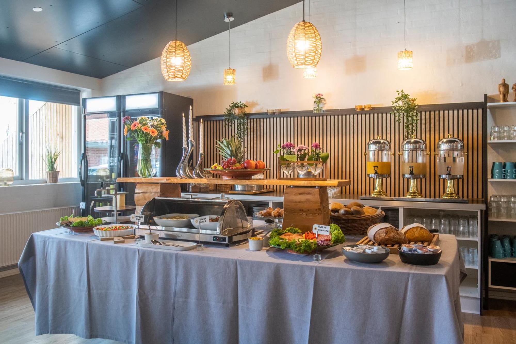 Koncepthotel Oksbøl エクステリア 写真